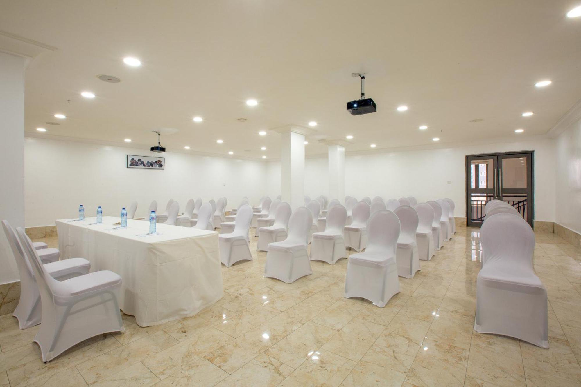Johnwood Hotel By Bolton Abuja Eksteriør bilde