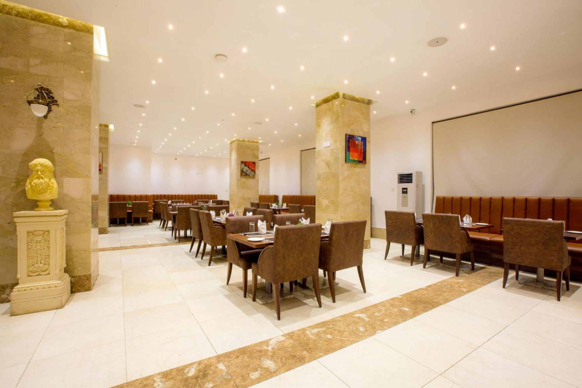 Johnwood Hotel By Bolton Abuja Eksteriør bilde
